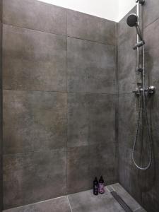 Gentle Glow Suite by Tyzenhauz