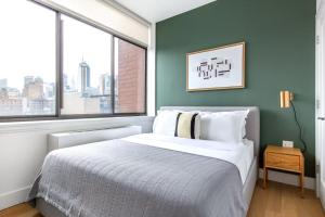 Chelsea 1br w doorman roofdeck bbq NYC-426