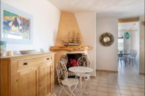 Orsa sul mare a Baja Sardinia img10