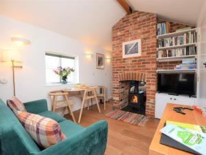 1 Bed in Freshwater IC088