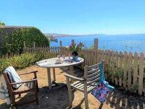 1 Bed in Freshwater IC088