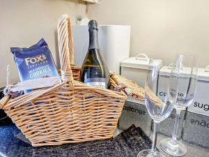 2 Bed in Broadway oc-28985