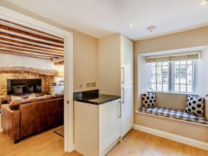 2 Bed in Broadway oc-28985