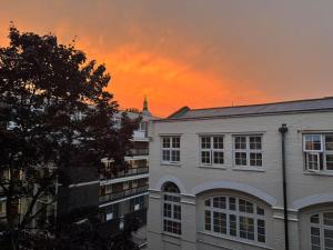 Russell square big room