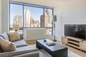 Blueground Hells Kitchen rooftop nr Central Park NYC-2016