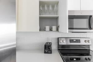 Blueground Little Havana pool nr Coral Gables MIA-170