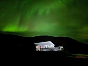 Seljanlandsfoss Cabin