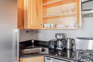 Blueground West Village washer nr Hudson River NYC-2055