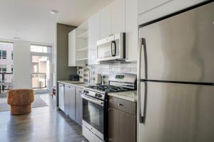 Blueground East Cambridge pool nr Charles River BOS-1298