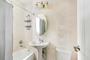 Blueground Upper West Side fitness center nr Central Park NYC-2150