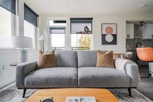 Blueground Northwest Bellevue views nr Bellevue Park SEA-991