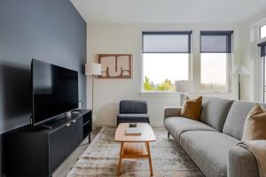 Blueground Northwest Bellevue views nr Bellevue Park SEA-991