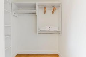 Blueground Yorkville rooftop nr Central Park NYC-2118