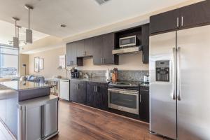 Reston 1br w pool near hospital mall dining WDC-838