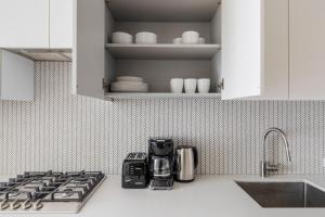 Blueground Chelsea rooftop pool nr High Line NYC-2148