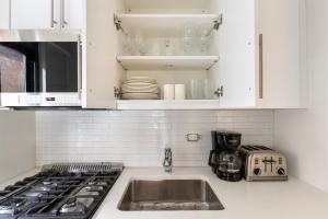 Blueground Midtown East fitness center nr UN NYC-2200