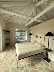 Privatised Pasparo Estate - 3 Apartments & Pool