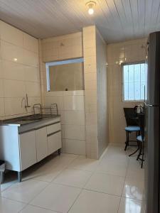 Apartamento Em Itapema Quadra Mar Com 3 Quartos Para Locação De Temporada