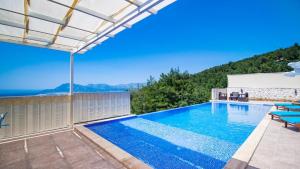 Secluded Villa Private Pool Jakuzzi in Uzumlu Village