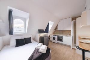 Studio Place Emily in Paris