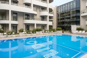 JURATA LIDO EXECUTIVE SUITE by JWPM