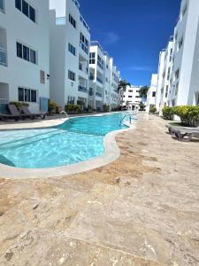 Large apartment at the foot of the beach