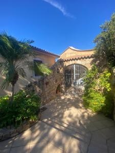 Orsa sul mare a Baja Sardinia img62