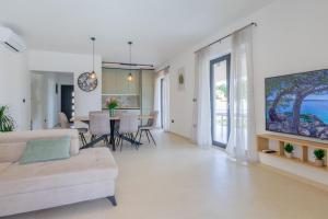 Villa Coriticum with pool and indoor Jacuzzi