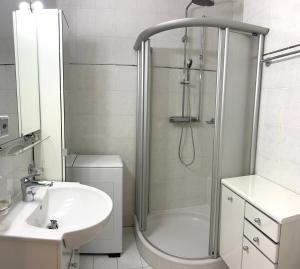 The Grand Vista - Lake View & Parking