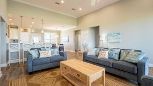 Sandy Cheeks - 2502 Bienville