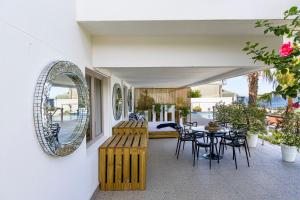 Clifton YOLO Spaces - Clifton Mansion Villa Apartment