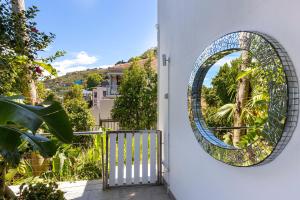 Clifton YOLO Spaces - Clifton Mansion Villa Apartment