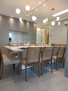 2 min da Praia 2 Suítes Alto Padrão Jurerê Internacional