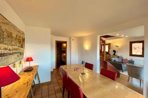 Stay in the mountains with stunning views