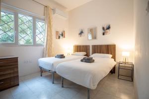 3BD Charming House with Terrace, Fireplace and BBQ