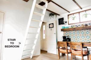 CASA KAREN - Houseboat studio with private terrace