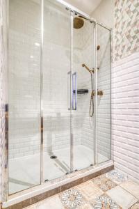 Luxury Suite Paris Republique