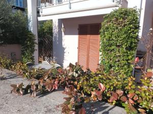 Airport and station retreat