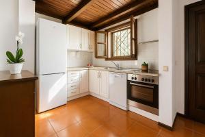 Sparkling Sani Getaway - Nefelis Summer Paradise Villa