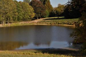 Vaste chambre au centre du bourg