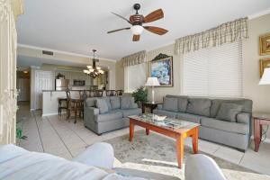 Majestic Sun 1001B - Cozy Beachfront Condiminium with Gulf Views & Shared Amenities