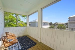 Northender - Vacation Home Near the Beach with Outdoor Pool Area