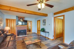 Old Ocean Beach Apt by Pier and Palace Playland