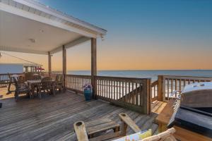 Still Waters - 2415 Bienville Blvd