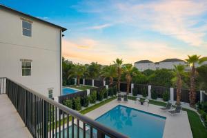 Scarletts Beach Heaven - Luxury Beach House with Rooftop Views and Pool