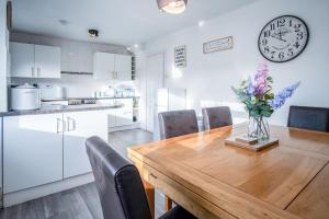 Tyle Teg - 3 Bedroom Holiday Home - Clydach