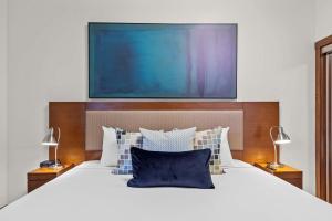 Modern 1 Bedroom Retreat with Sofa Bed Comfort & Convenience Combined
