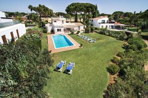 4 Beds, Golf Views, optional pool heating