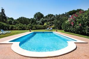 4 Beds, Golf Views, optional pool heating