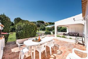 4 Beds, Golf Views, optional pool heating